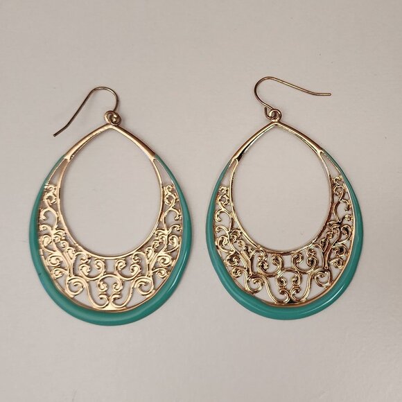 Jewelry - Vintage Dangle Earrings